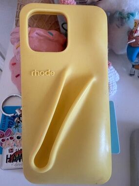 RHODE Yellow Silicone Phone Case with Sculpted Grip 16 pro max limited edition